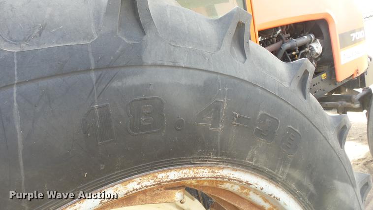 image for item DC0645 Allis Chalmers 7010 tractor