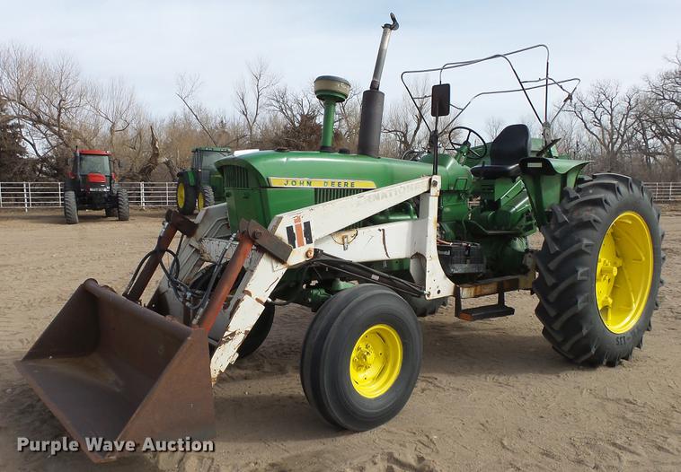 image for item DC0648 John Deere 4010 tractor