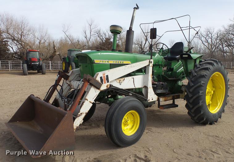 image for item DC0648 John Deere 4010 tractor