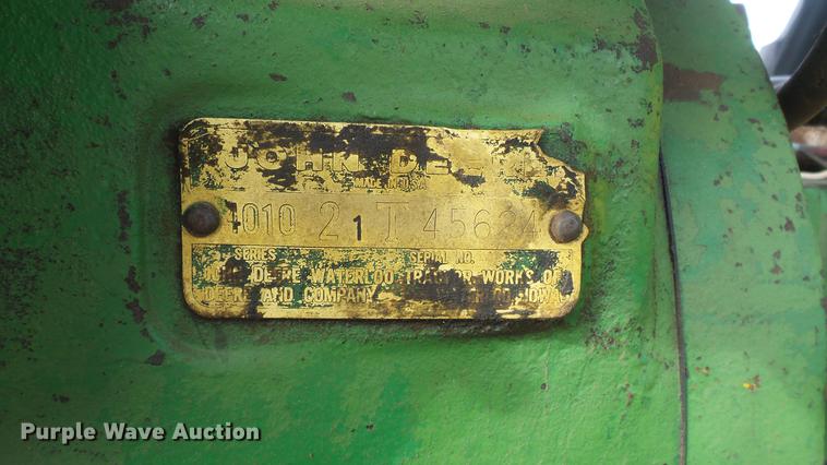 image for item DC0648 John Deere 4010 tractor