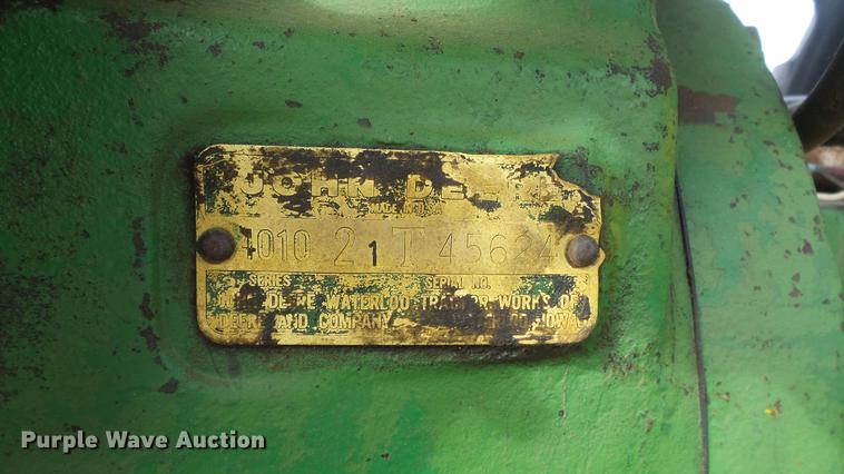 image for item DC0648 John Deere 4010 tractor