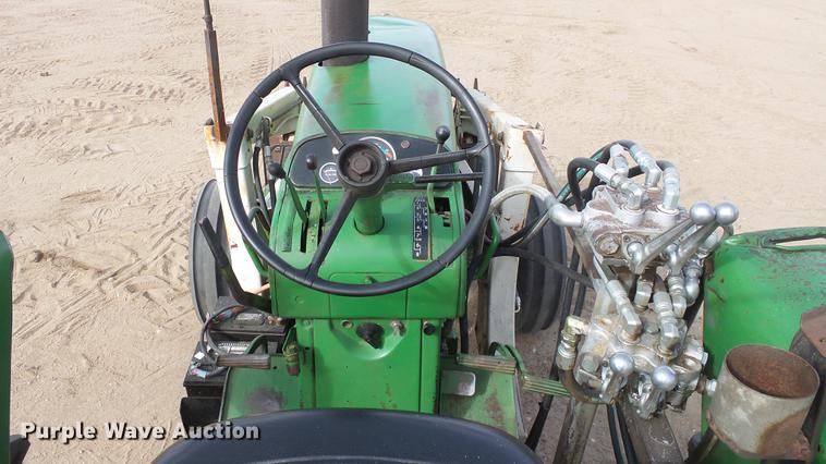 image for item DC0648 John Deere 4010 tractor