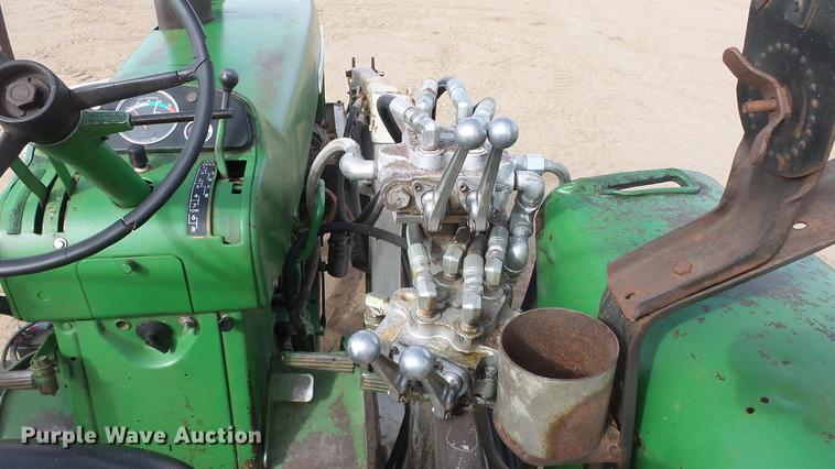 image for item DC0648 John Deere 4010 tractor