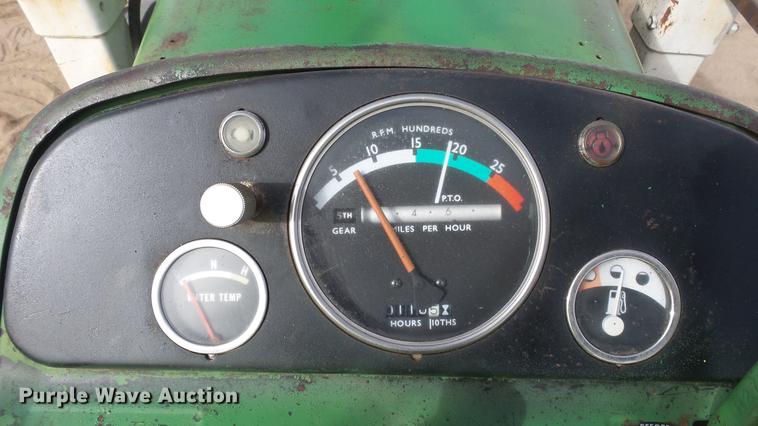 image for item DC0648 John Deere 4010 tractor