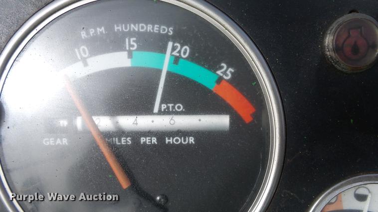 image for item DC0648 John Deere 4010 tractor