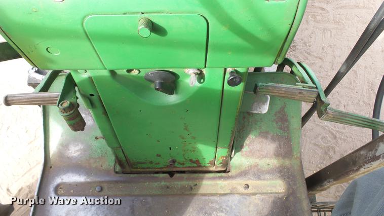 image for item DC0648 John Deere 4010 tractor