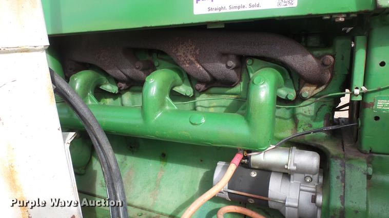 image for item DC0648 John Deere 4010 tractor