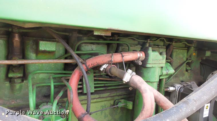 image for item DC0648 John Deere 4010 tractor