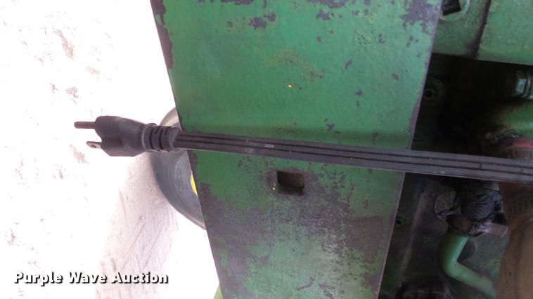 image for item DC0648 John Deere 4010 tractor