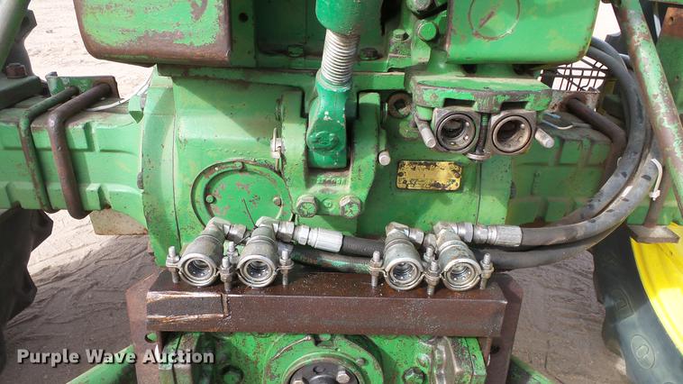 image for item DC0648 John Deere 4010 tractor