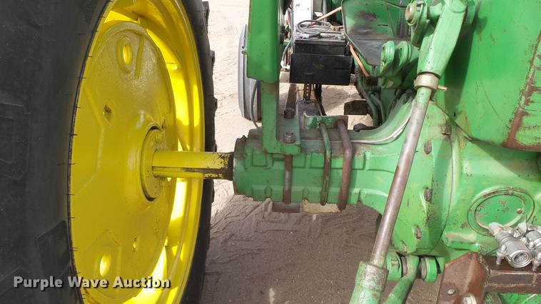 image for item DC0648 John Deere 4010 tractor