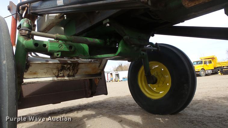 image for item DC0648 John Deere 4010 tractor