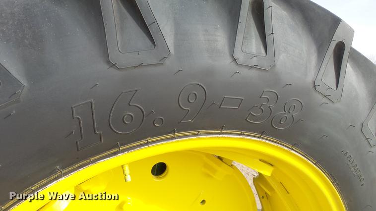 image for item DC0648 John Deere 4010 tractor