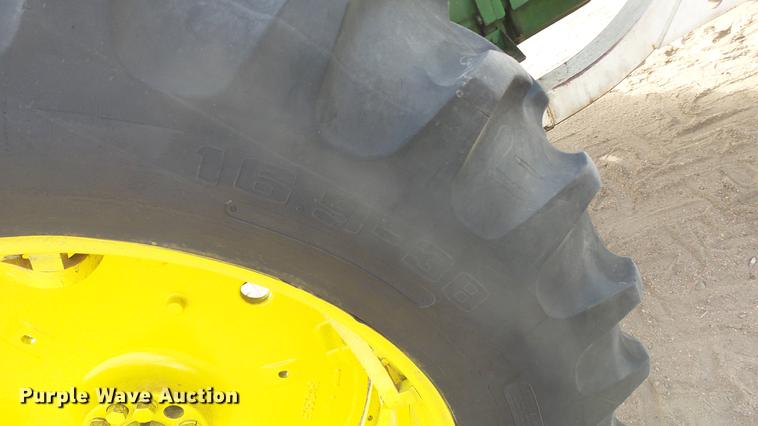 image for item DC0648 John Deere 4010 tractor