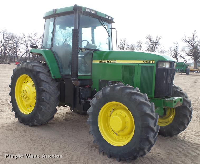 image for item DC0649 2002 John Deere 7810 MFWD tractor