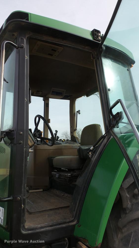 image for item DC0649 2002 John Deere 7810 MFWD tractor