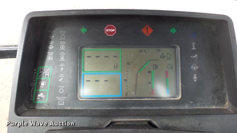 image for item DC0649 2002 John Deere 7810 MFWD tractor