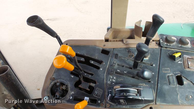 image for item DC0649 2002 John Deere 7810 MFWD tractor