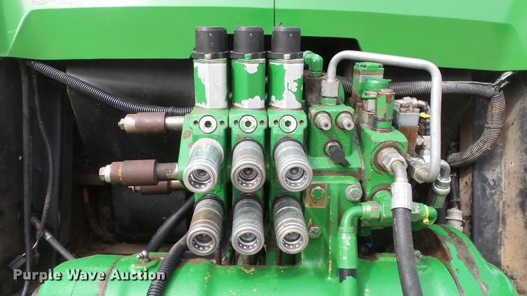 image for item DC0649 2002 John Deere 7810 MFWD tractor