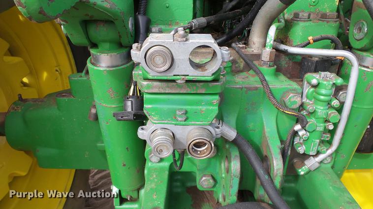 image for item DC0649 2002 John Deere 7810 MFWD tractor