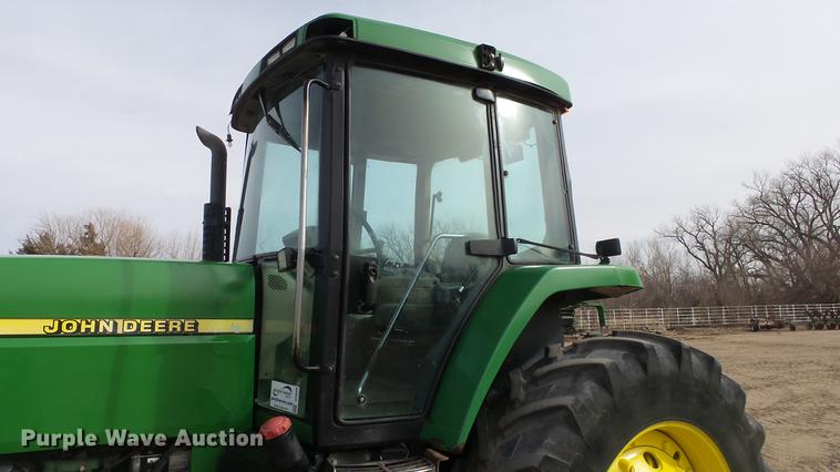 image for item DC0649 2002 John Deere 7810 MFWD tractor