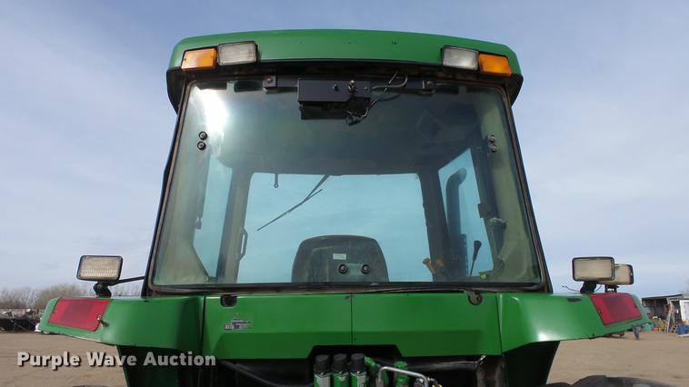 image for item DC0649 2002 John Deere 7810 MFWD tractor