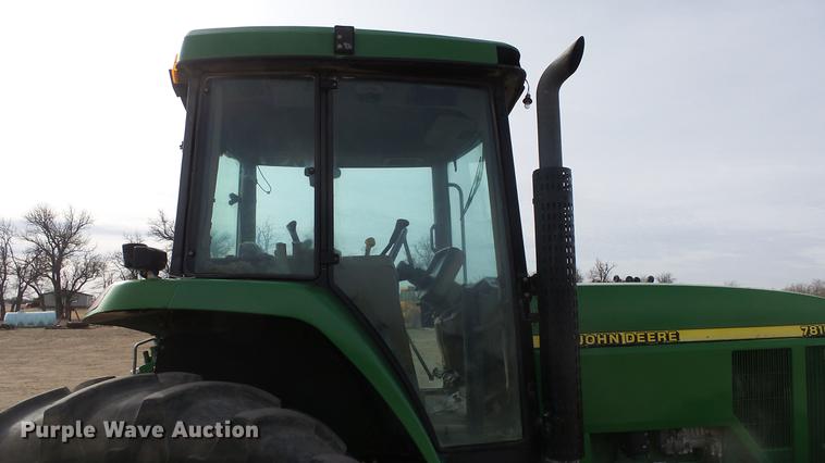 image for item DC0649 2002 John Deere 7810 MFWD tractor