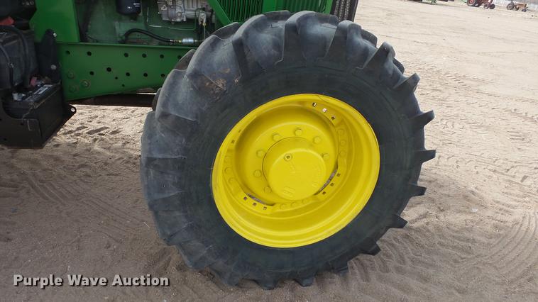 image for item DC0649 2002 John Deere 7810 MFWD tractor