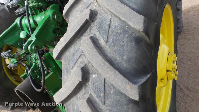 image for item DC0649 2002 John Deere 7810 MFWD tractor