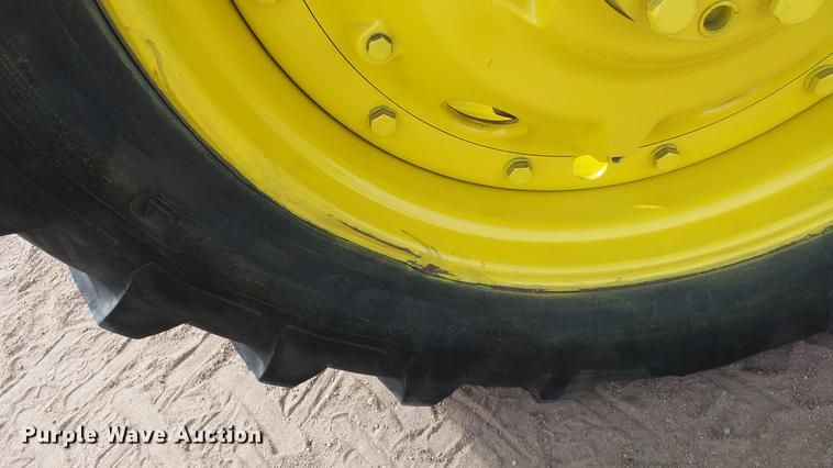 image for item DC0649 2002 John Deere 7810 MFWD tractor