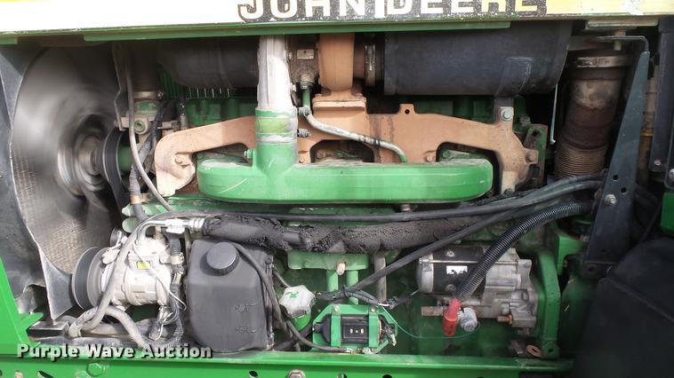 image for item DC0649 2002 John Deere 7810 MFWD tractor