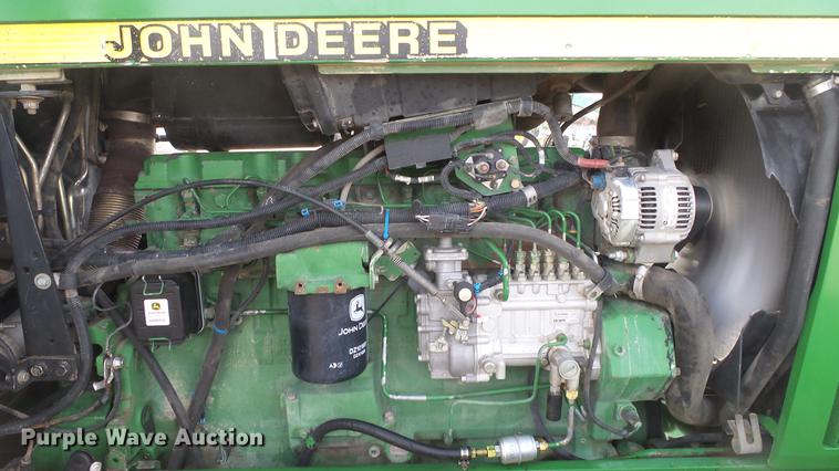 image for item DC0649 2002 John Deere 7810 MFWD tractor