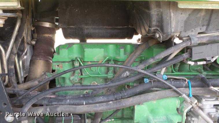 image for item DC0649 2002 John Deere 7810 MFWD tractor