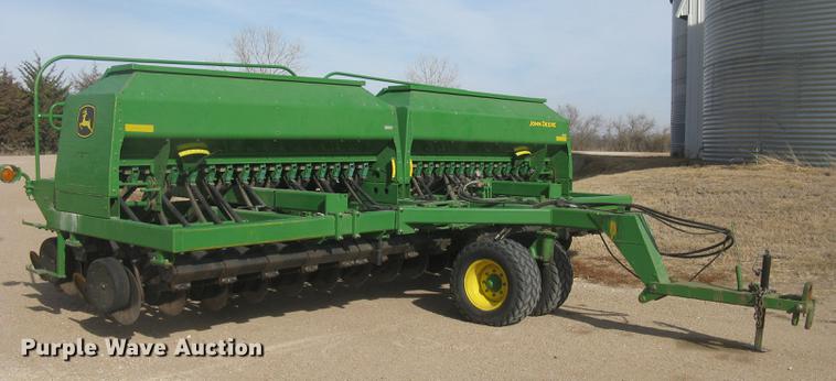 image for item DC2344 2003 John Deere 1590 grain drill