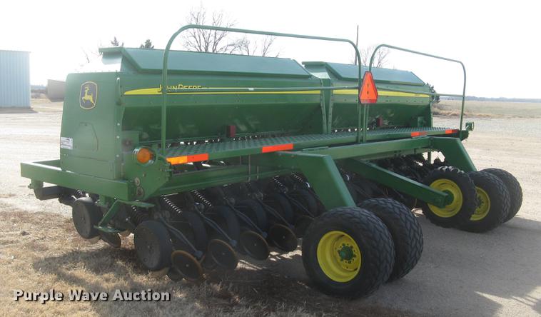 image for item DC2344 2003 John Deere 1590 grain drill