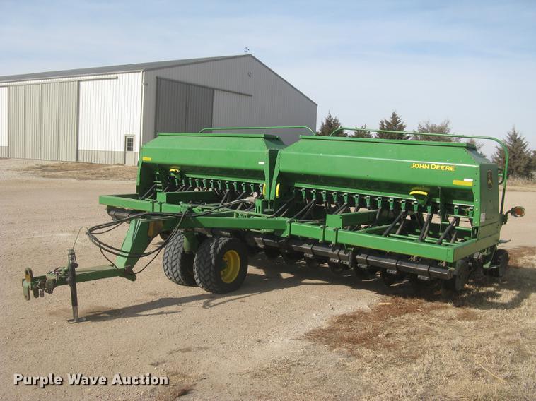 image for item DC2344 2003 John Deere 1590 grain drill