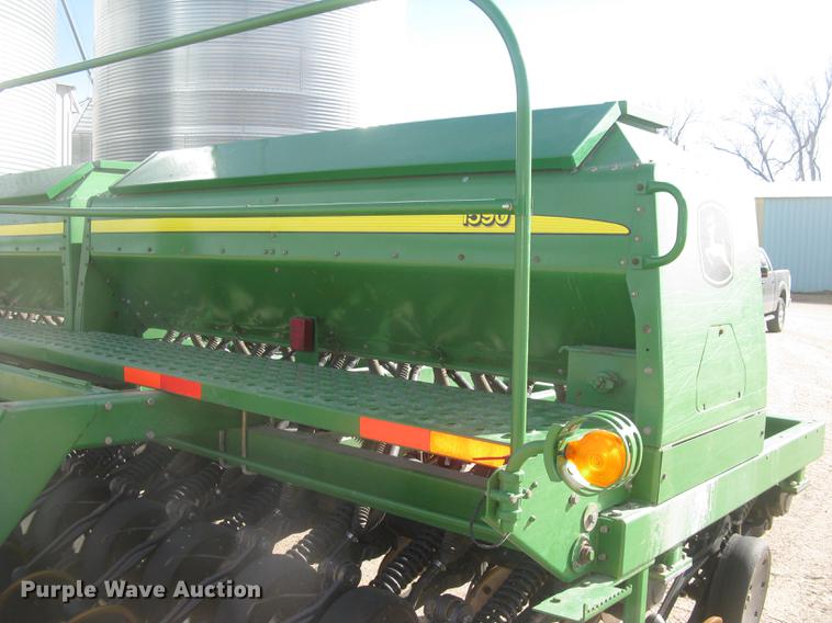 image for item DC2344 2003 John Deere 1590 grain drill