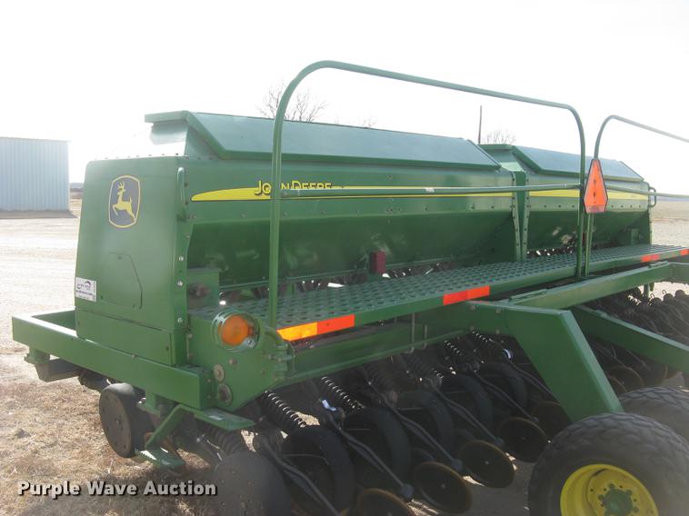 image for item DC2344 2003 John Deere 1590 grain drill