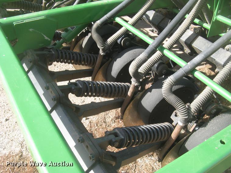 image for item DC2344 2003 John Deere 1590 grain drill