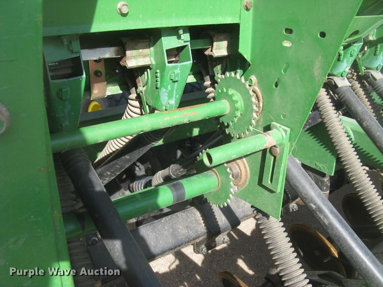 image for item DC2344 2003 John Deere 1590 grain drill