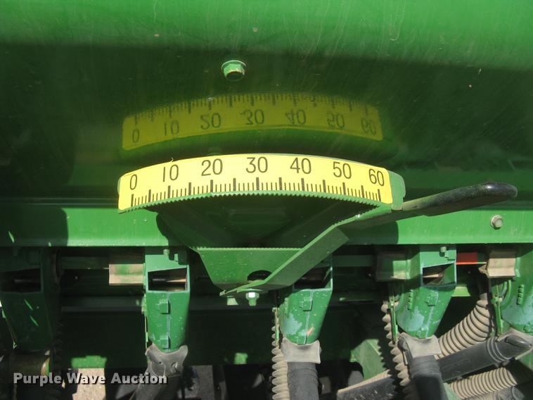 image for item DC2344 2003 John Deere 1590 grain drill