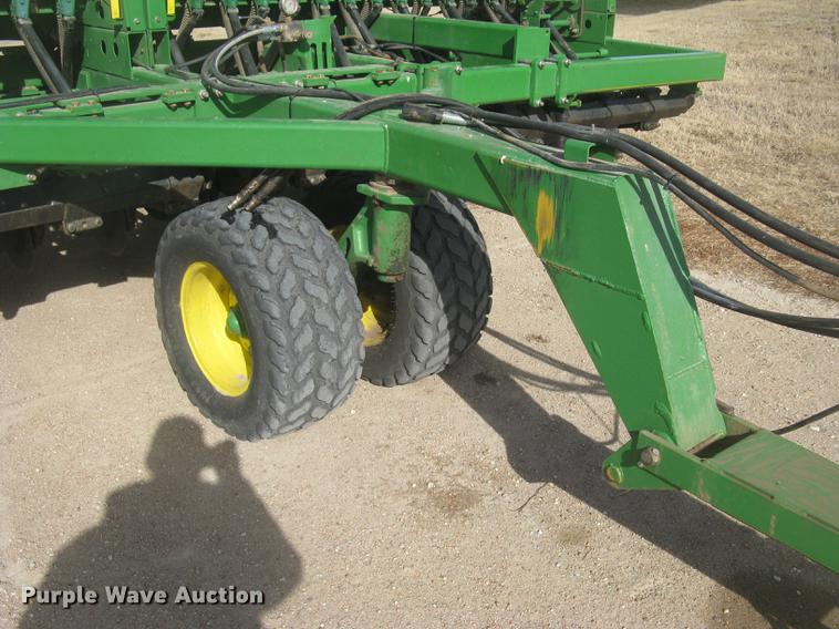 image for item DC2344 2003 John Deere 1590 grain drill