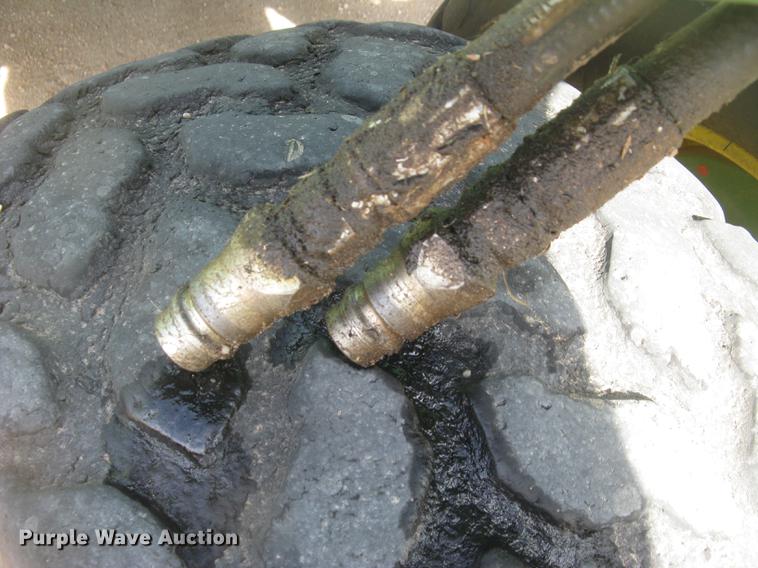 image for item DC2344 2003 John Deere 1590 grain drill