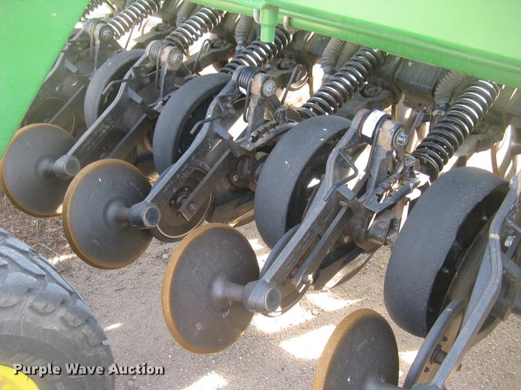 image for item DC2344 2003 John Deere 1590 grain drill