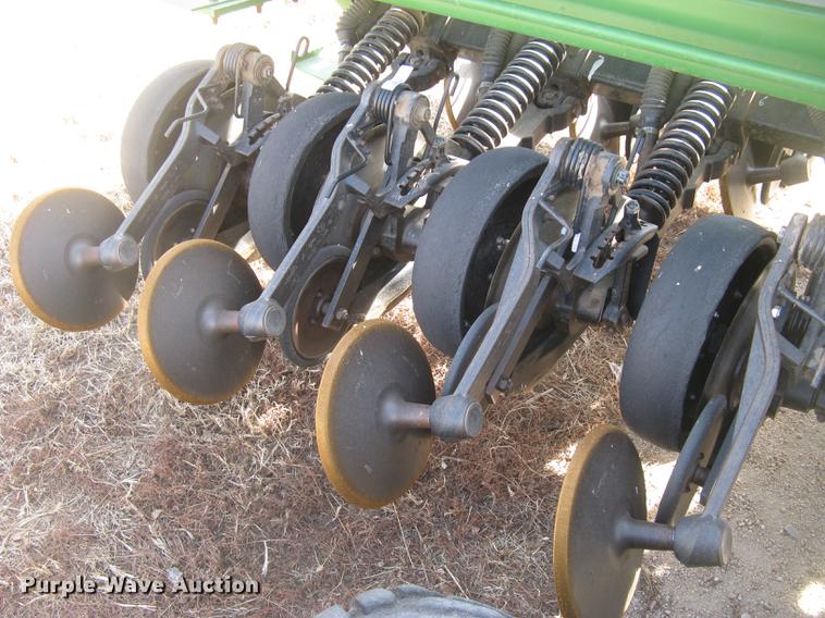 image for item DC2344 2003 John Deere 1590 grain drill