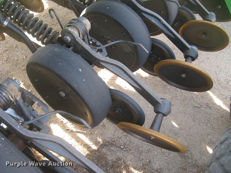 image for item DC2344 2003 John Deere 1590 grain drill