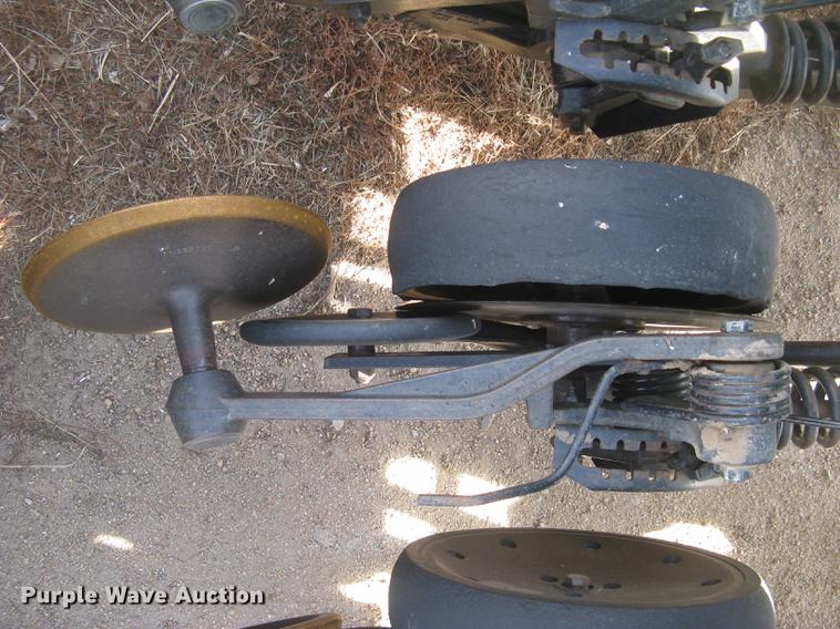 image for item DC2344 2003 John Deere 1590 grain drill