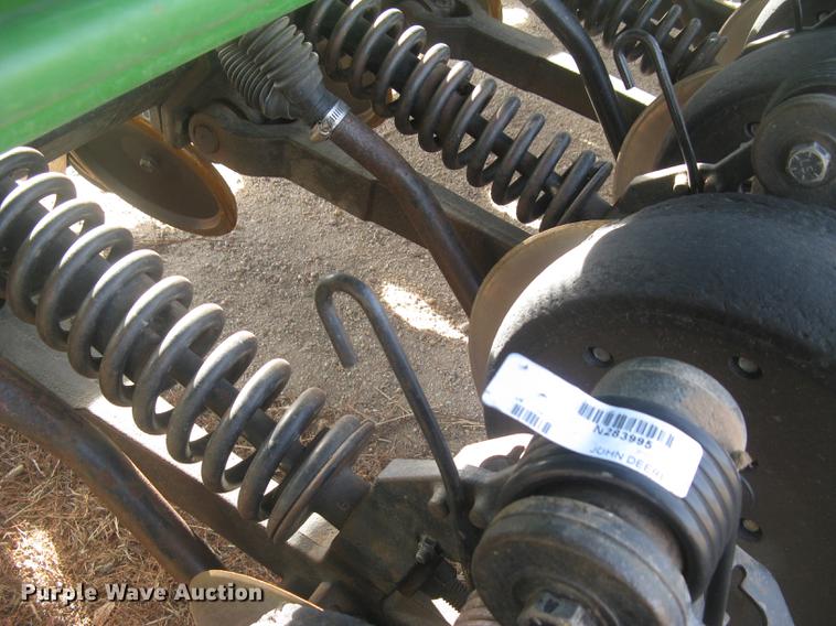 image for item DC2344 2003 John Deere 1590 grain drill