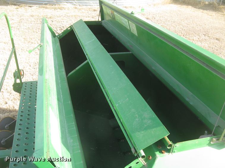 image for item DC2344 2003 John Deere 1590 grain drill