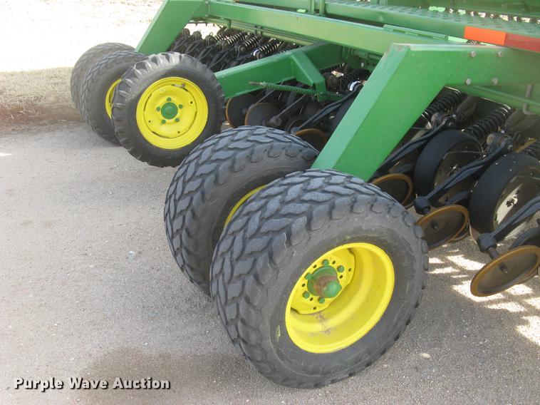 image for item DC2344 2003 John Deere 1590 grain drill